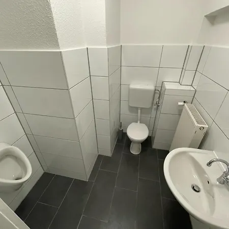 Guest house Einzelzimmer Im Monteurhaus Gemeinschaftsbad Und Kueche *