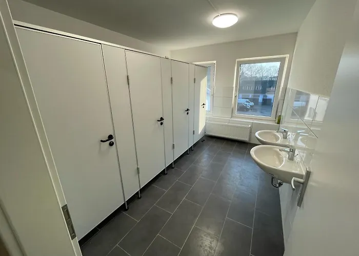 Einzelzimmer Im Monteurhaus Gemeinschaftsbad Und Kueche Duisburg